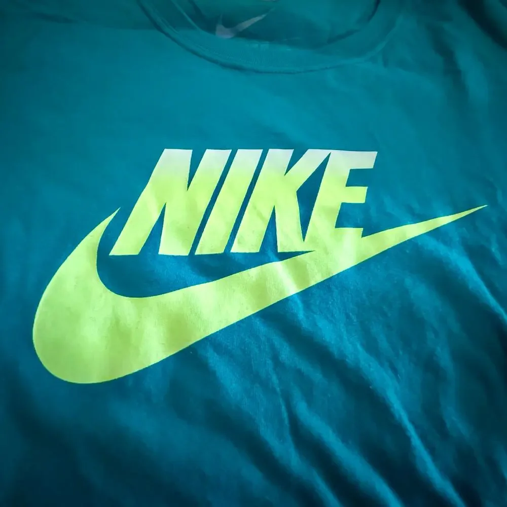 Nike Teal Slim-Fit T-Shirt Women XL 100% Cotton Slim Athletic Cut‎ Sport Workout
